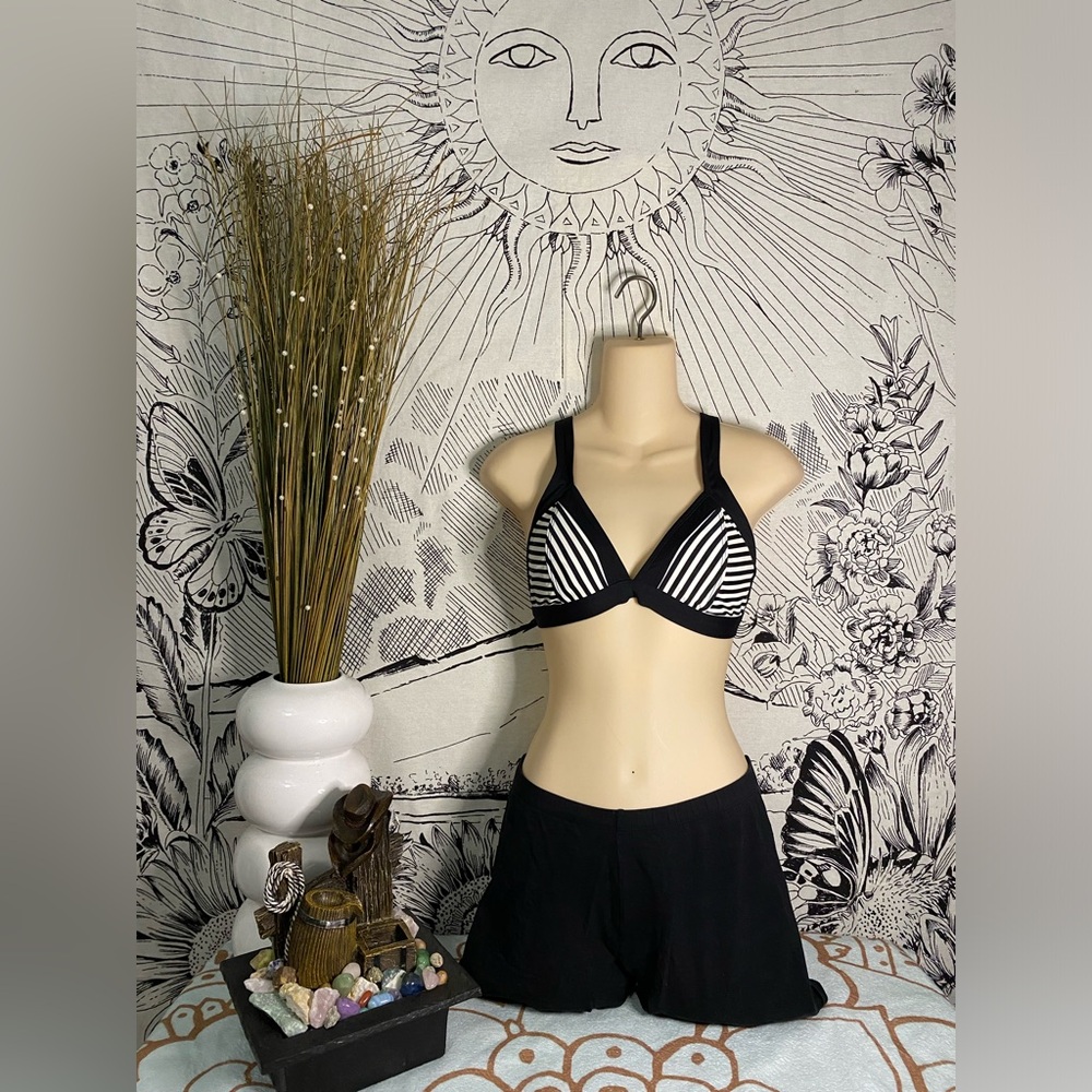 EUC XS Athleta Striped Montauk Bikini Top Black and White Striped thick band